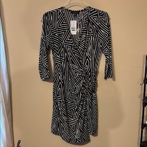 Karen Kane Black and White Geometric Long Sleeve Dress